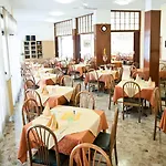 Hotel Milan 3*
