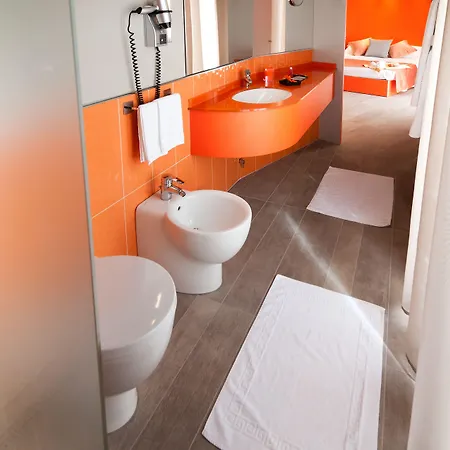 Milan Hotel 3*