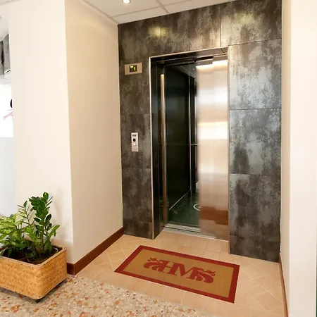 Milan 로솔리나 마레